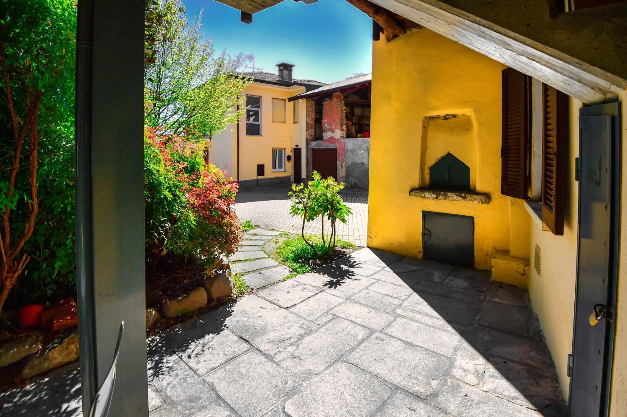 La Casa Dei Laghi 2 Comabbio Monate Maggiore Orta Mercallo Luaran gambar